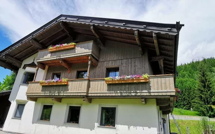 Thermische Sanierung und Neugestaltung Fassade, Leogang